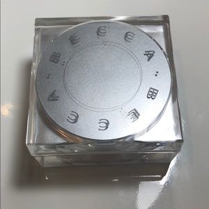 BECCA soft light blurring powder in Golden Hour